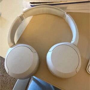Sony WH-CH520 Wireless Headphones Bluetooth